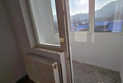 Apartament cu 3 camere semidecomandat în Molid - 10