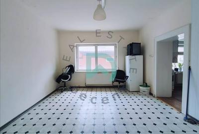 Apartament cu 5 camere semidecomandat în Brașovul Vechi - 5