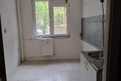 Spatiu comercial  parter Str. Trapezului langa metrou 1 Decembrie - 4