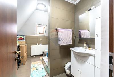 Casă individuală cu 8 camere cu Garaj în Ozun - 16