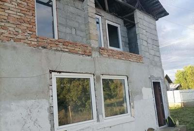 Casa cu teren la Versesti com Girov - 1
