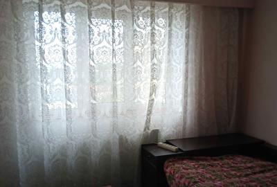 Apartament cu 3 camere decomandat în CET - 2