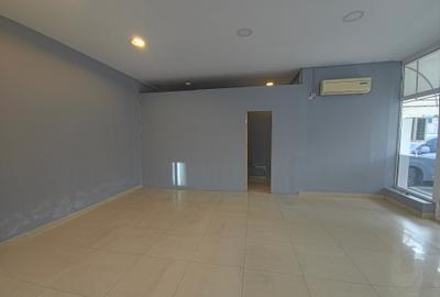 Spațiu comercial 35 mp de închiriat  zonă Stadion Constanța vad excelent - 3