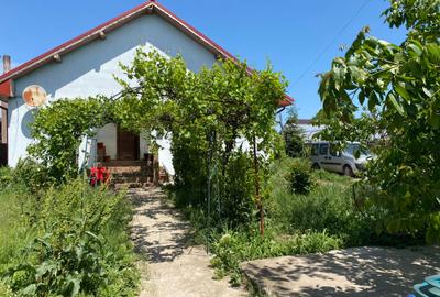 Casă individuală cu 4 camere cu Teren 1343 Mp în Petrăchioaia - 2