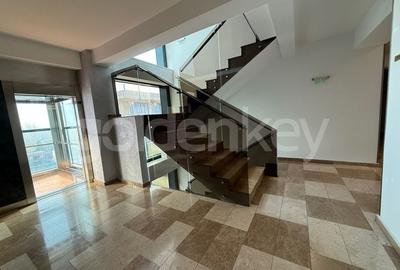 Apartament spatios cu vedere catre mare - 11