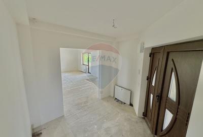 Vila deosebita de vanzare in Sasar sau schimb cu casa in Grosi! Vila deosebita de vanzare in Sasar sau schimb cu casa in Grosi! - 5