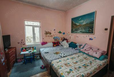 Casă cu 4 camere cu Teren 700 Mp în Cetate - 3