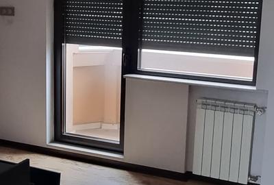 Apartament cu 4 camere semidecomandat în P-ța Victoriei - 2