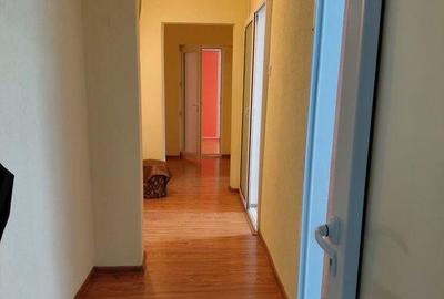 Apartament cu 4 camere decomandat în Micro 20 - 8