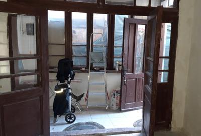 Casa modesta, locuibila, toate utilitatile, Chitila-Bucurestii Noi.73000E - 8