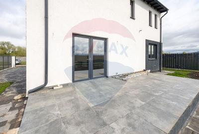 Casă cu 4 camere cu Teren 501 Mp în Sânpetru - 19