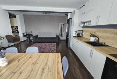 Apartament cu 3 camere semidecomandat, mobilat în Girocului