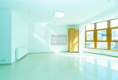 Birou, de 160 mp, în P-ța Victoriei