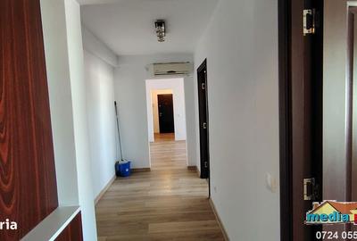 Apartament cu 3 camere semidecomandat în Micro 16 - 2
