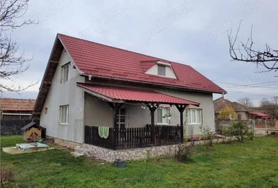 Casă cu 3 camere în Bogata - 2