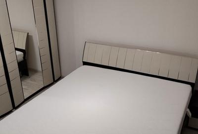 Apartament cu 3 camere decomandat în Drumul Taberei