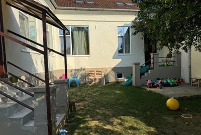 Casă individuală cu 10 camere cu Teren 450 Mp în Complex Studențesc - 3