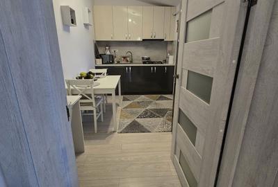 Apartament cu 3 camere semidecomandat în Fălticeni