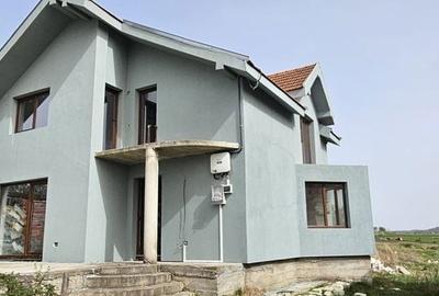Casă cu 4 camere cu Teren 142 Mp în Hidiș - 1