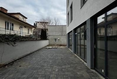 Spatiu comercial 1000mp 8 garaje si 6 parcari Zona Casa de Cultura a Studentilor - 4