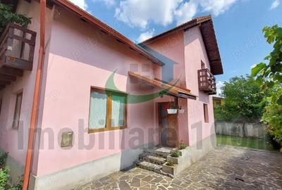 Casă cu 6 camere cu Teren 308 Mp în Central