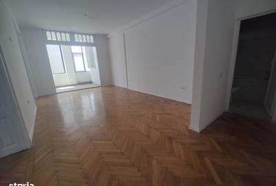 Casă cu 7 camere cu Teren 1227 Mp în Negru Vodă - 12