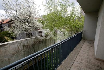 Apartament cu 4 camere decomandat, mobilat în Capitale - 17