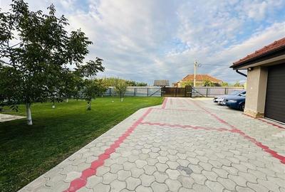 VILA MODERNA CU ETAJ, TEREN 1019 MP, DUBLU FRONT, ZONA LES - 16