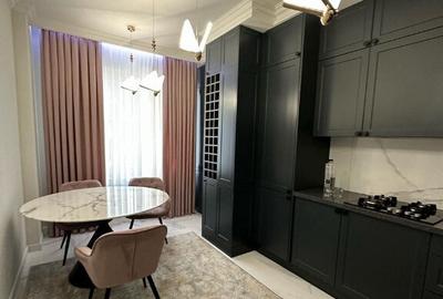 Garsonieră în Titan