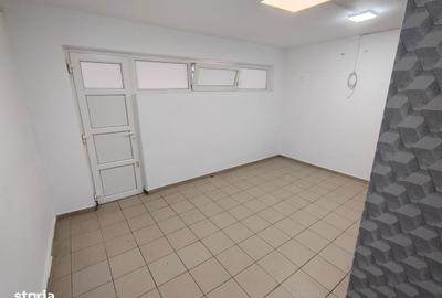 Spațiu comercial, de 32 mp, în Central - 4