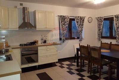 Casă cu 6 camere cu Garaj în Moara Vlăsiei - 4