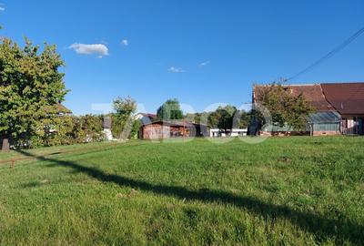 Teren intravilan 1298  mp PUZ toate utilitatile zona buna Cisnadie - 2