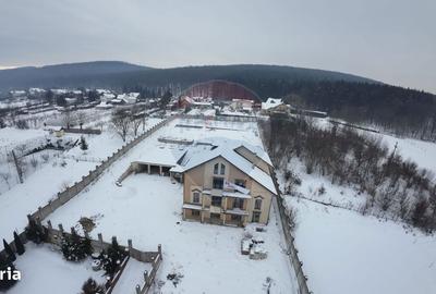 Casă cu 4 camere cu Teren 3700 Mp în Ivănești - 2