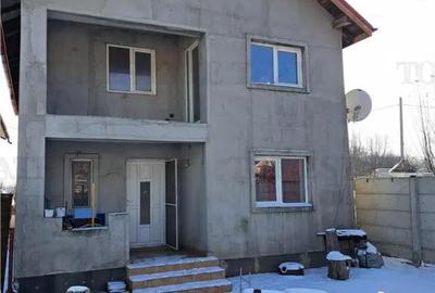 Casă cu 6 camere cu Canalizare în Dragomirești-Vale - 4