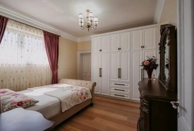 Casă cu 8 camere cu Teren 11880 Mp în Horodnic - 3