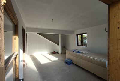 Casă cu 4 camere în Brebu - 7