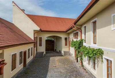 CASA SASEASCA 7 CAMERE CU MARE POTENTIAL TURISTIC IN CRISTIAN -  BRASOV