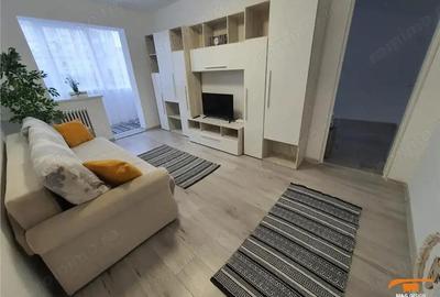 Etaj 1, 3 cam Girocului centrala proprie