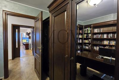 Apartament cu 4 camere semidecomandat, mobilat în P-ța Victoriei - 13