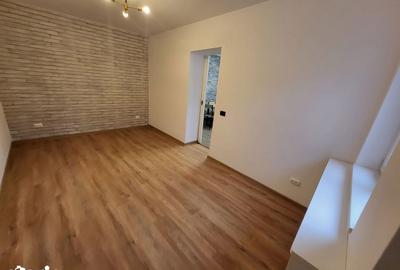 Casă cu 2 camere cu Teren 120 Mp în Piața Centrală - 2