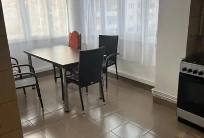 Apartament cu 3 camere decomandat în Central - 1