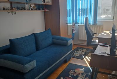 Apartament cu 3 camere semidecomandat în Central - 2