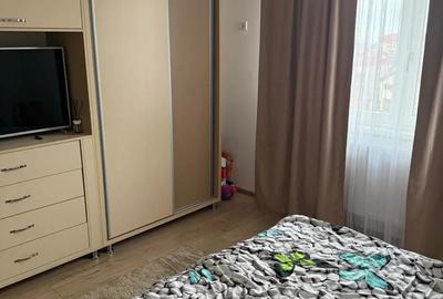 De vanzare apartament 3 camere - 3