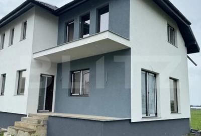 Casă cu 4 camere cu Teren 250 Mp în Central