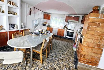 Casă cu 5 camere cu Teren 3072 Mp în Cicârlău - 3