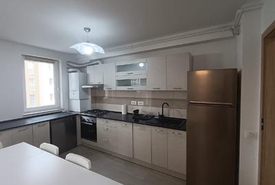 Apartament de închiriat  3 Camere Zona Coresi - 11