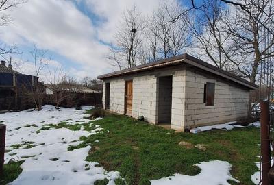 Casă cu 3 camere cu Teren 2420 Mp în Central - 1