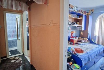 Apartament cu 4 camere decomandat, mobilat în Micro 39 - 1