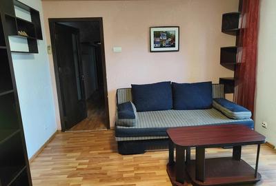 Apartament cu 3 camere semidecomandat în Militari