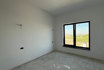 Duplex cu 5 camere cu Canalizare în Moșnița Veche - 16